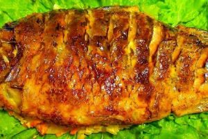 Karp pieczony nadziewany farszem